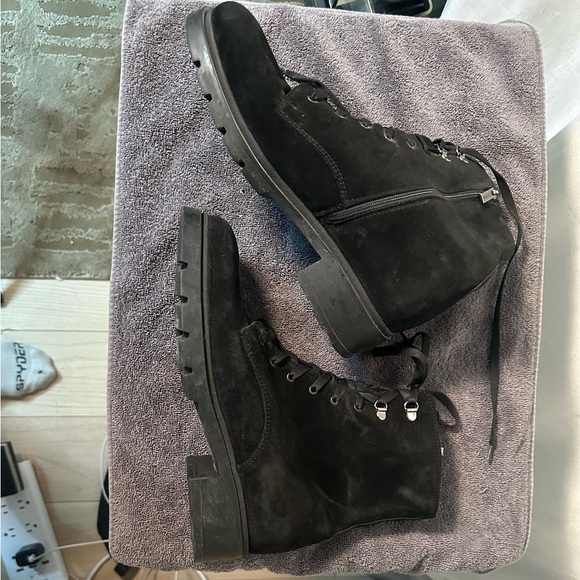 Black La Canadienne fleece lined Boots - Picture 9 of 9